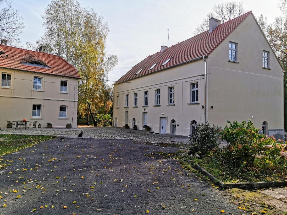 Palac I Folwark Brzeznica Brzeznica  Extérieur photo