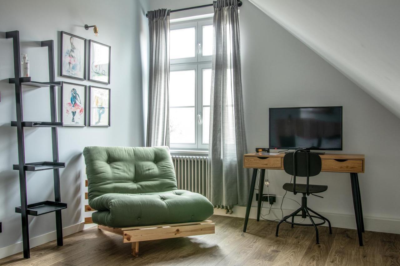 Palac I Folwark Brzeznica Brzeznica  Extérieur photo